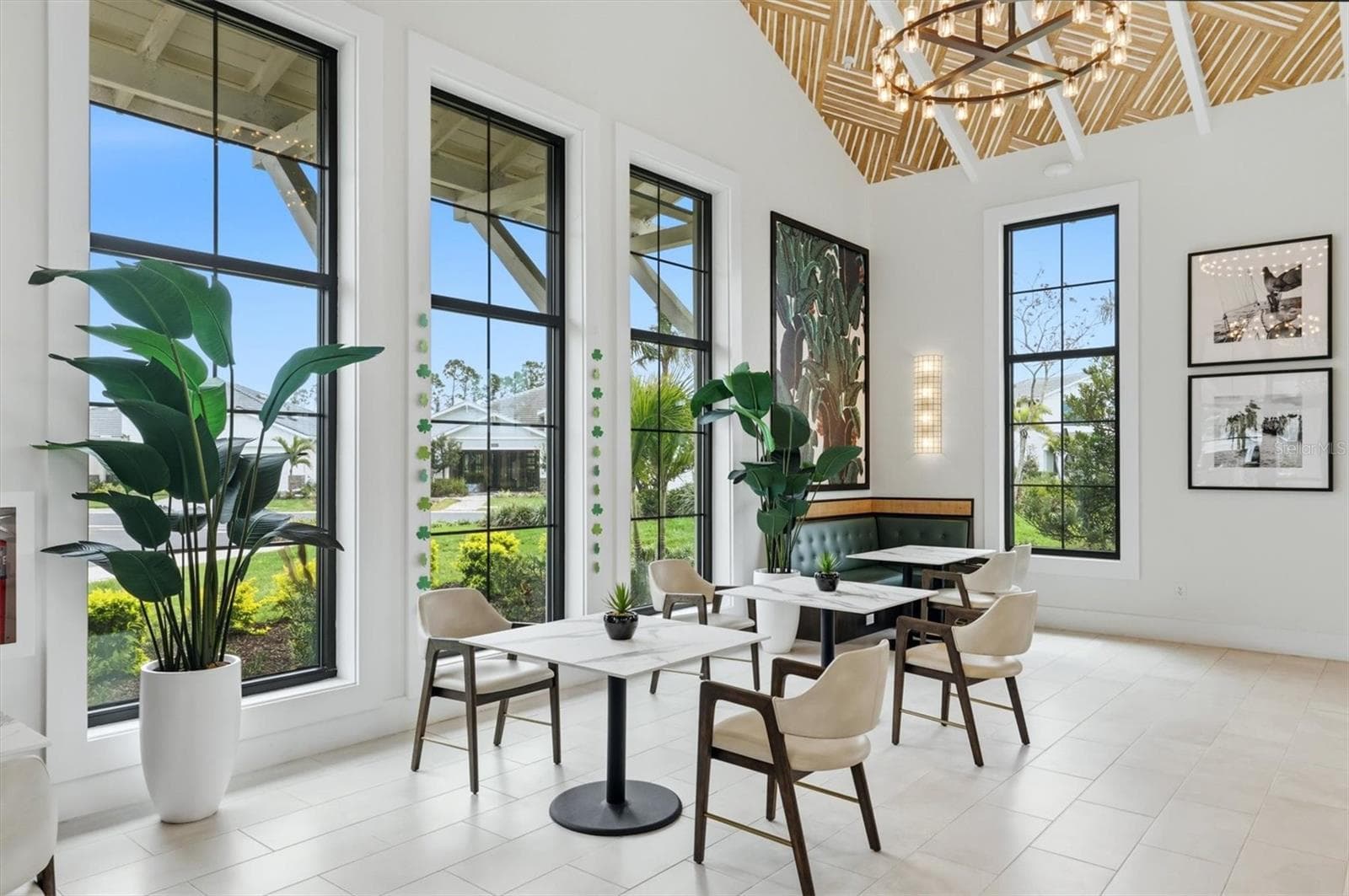Single Family Residence at 18580 MIDSUMMER PL, VENICE, photo 60 of 84