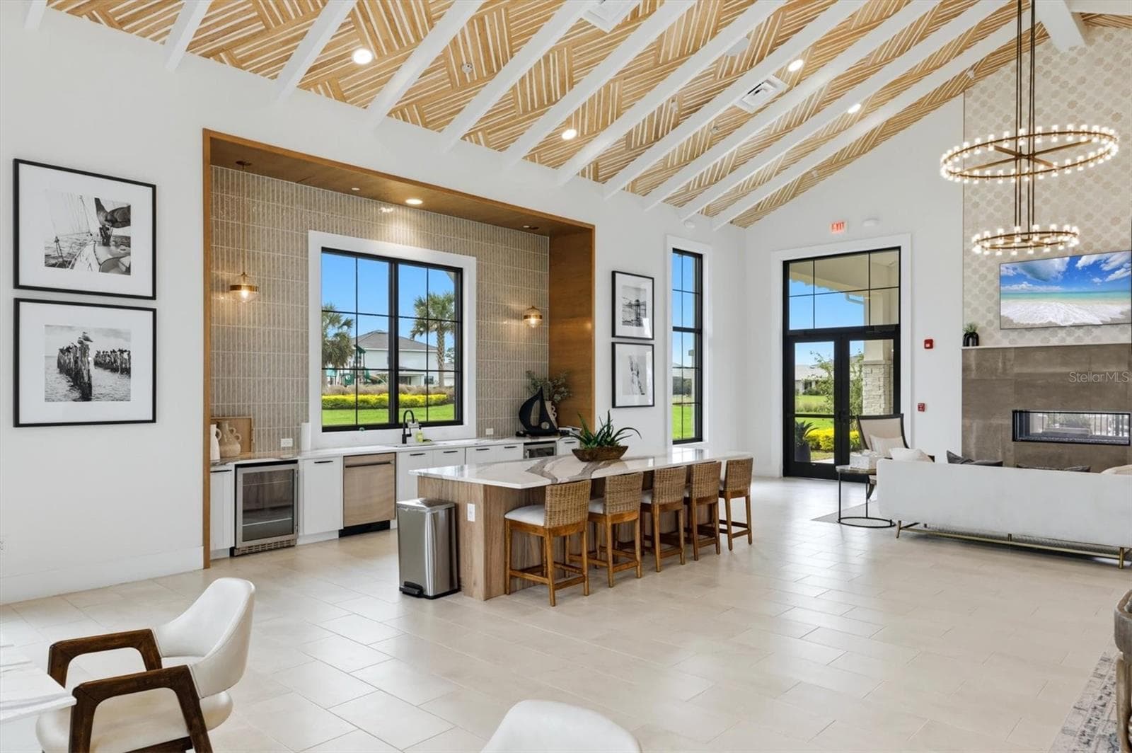 Single Family Residence at 18580 MIDSUMMER PL, VENICE, photo 61 of 84