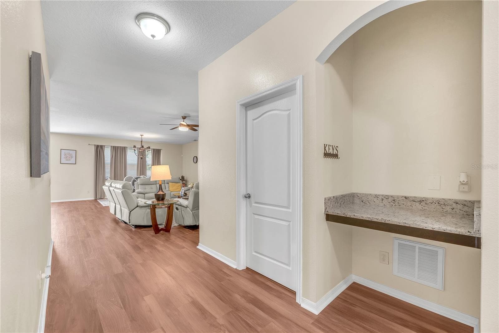 Single Family Residence at 1407 RUSHGROVE CIR, DOVER, photo 7 of 33
