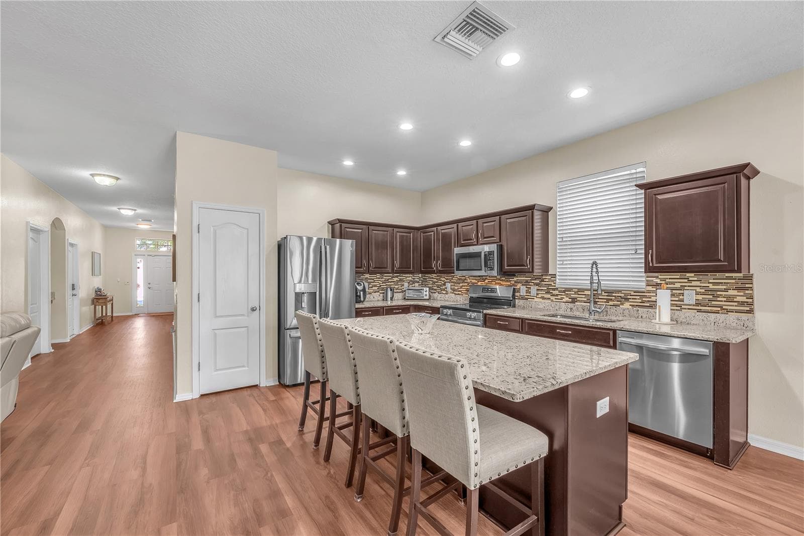 Single Family Residence at 1407 RUSHGROVE CIR, DOVER, photo 9 of 33