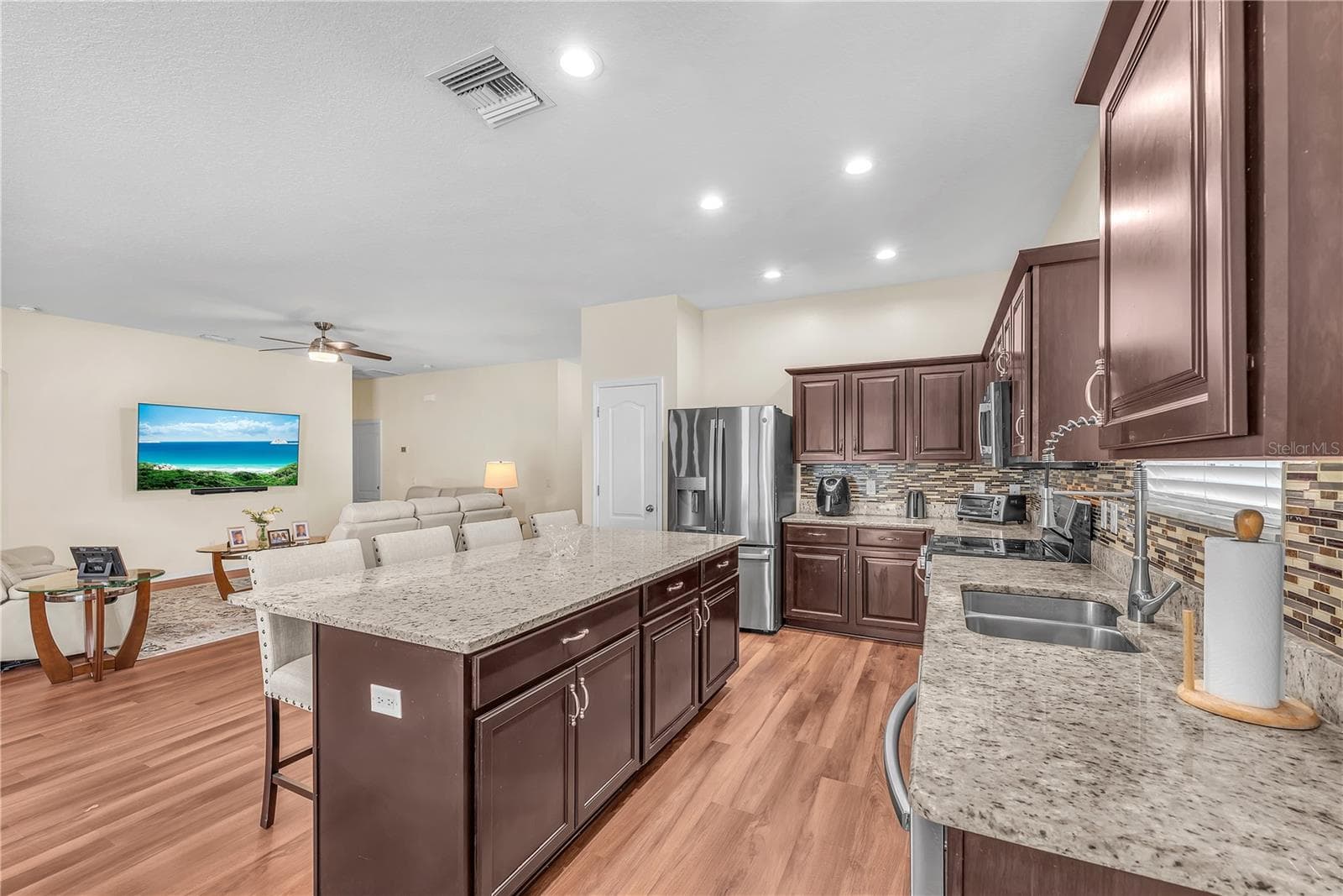 Single Family Residence at 1407 RUSHGROVE CIR, DOVER, photo 10 of 33