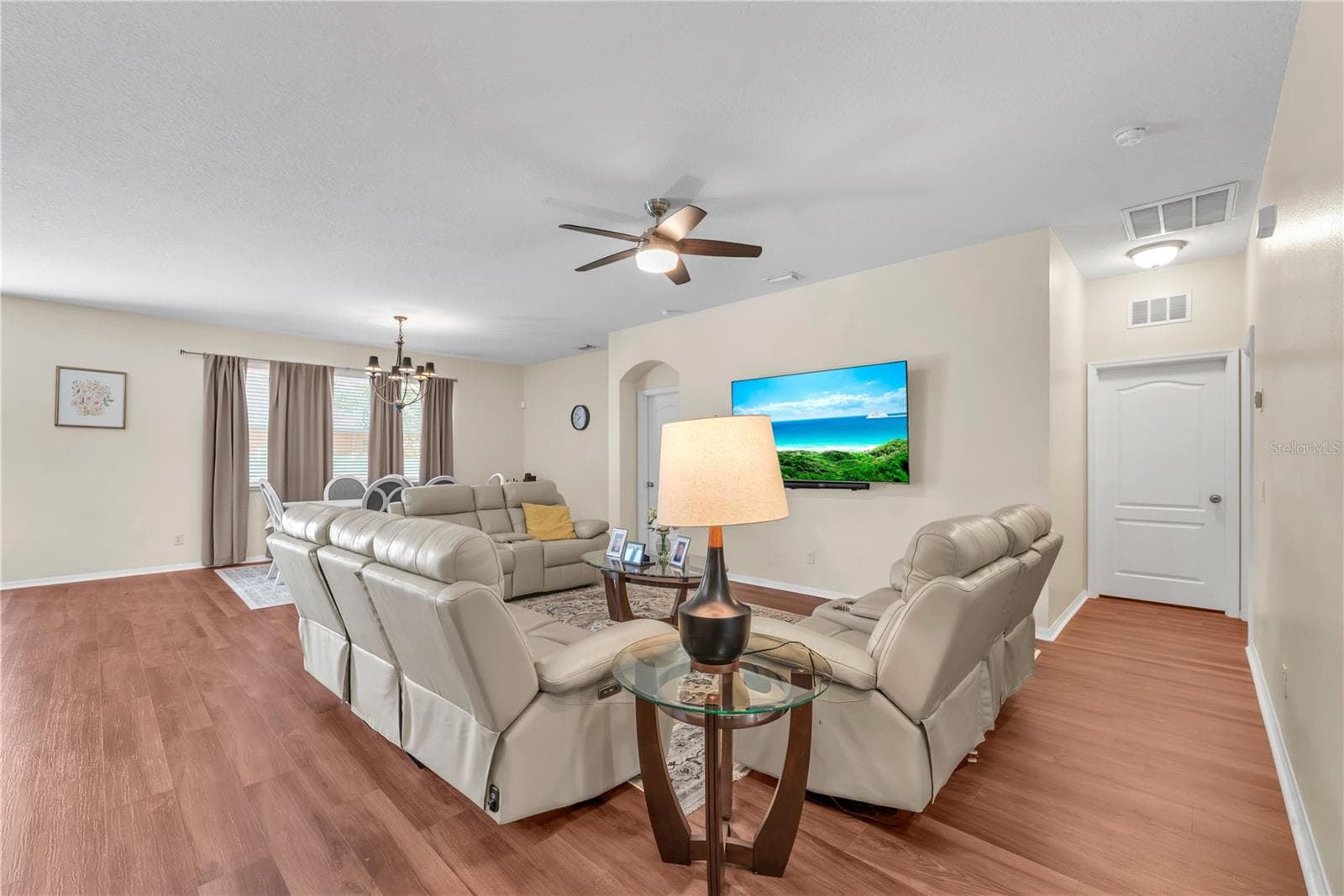 Single Family Residence at 1407 RUSHGROVE CIR, DOVER, photo 13 of 33
