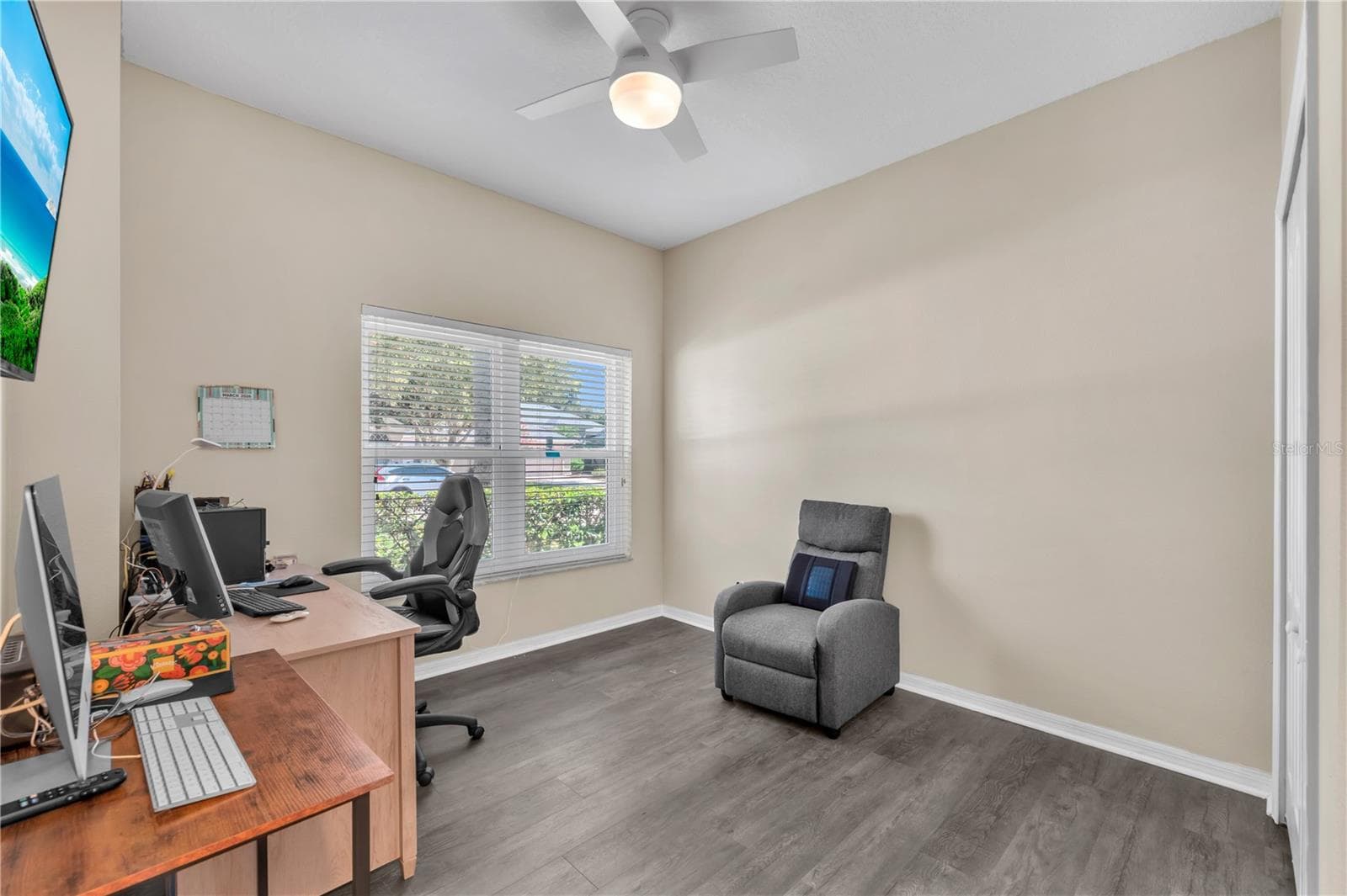 Single Family Residence at 1407 RUSHGROVE CIR, DOVER, photo 17 of 33