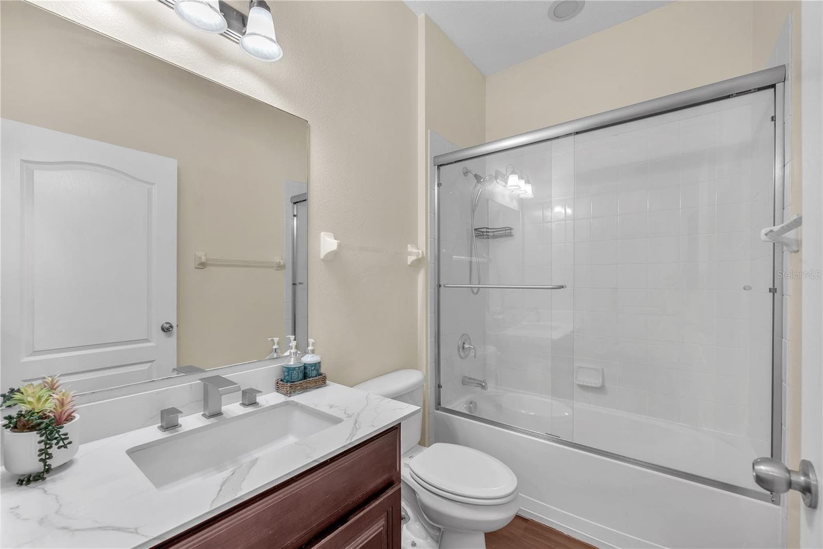 Single Family Residence at 1407 RUSHGROVE CIR, DOVER, photo 18 of 33