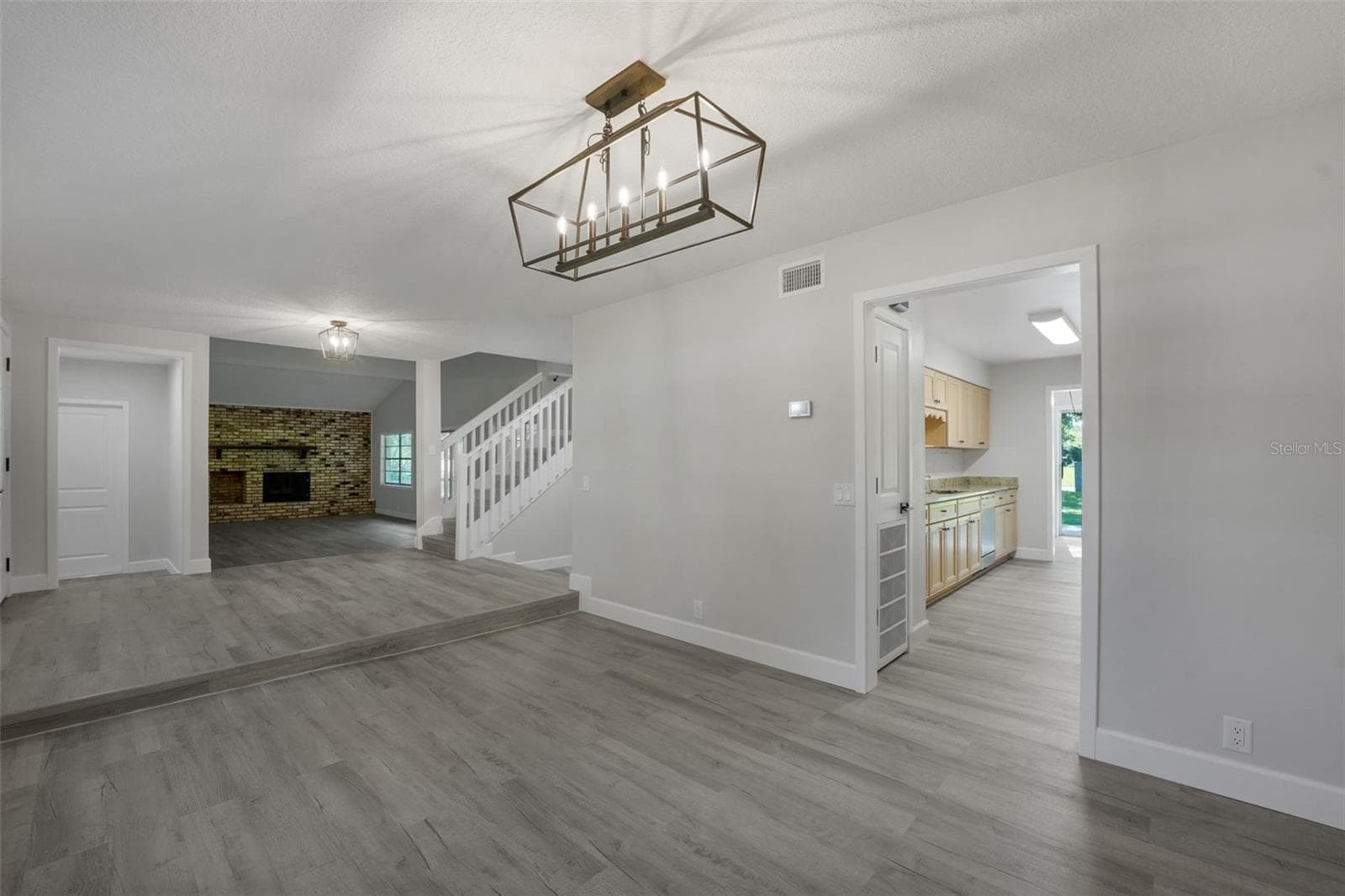 Single Family Residence at 300 GREENFIELD RD, WINTER HAVEN, photo 7 of 41