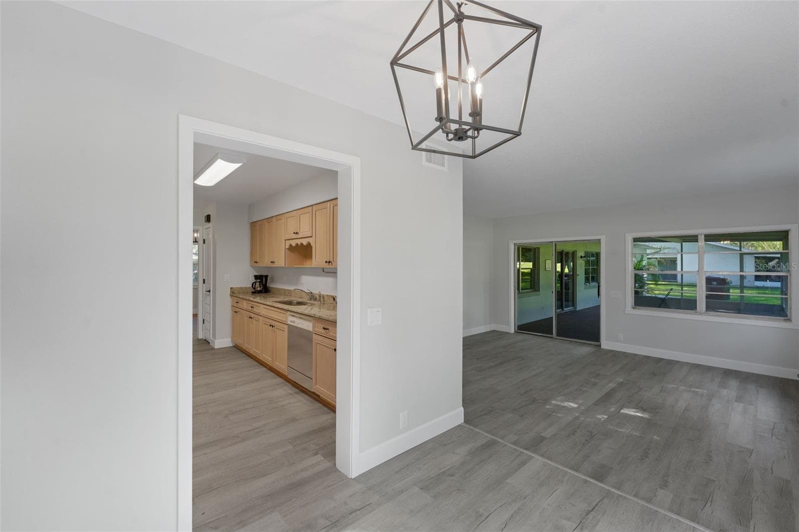 Single Family Residence at 300 GREENFIELD RD, WINTER HAVEN, photo 8 of 41