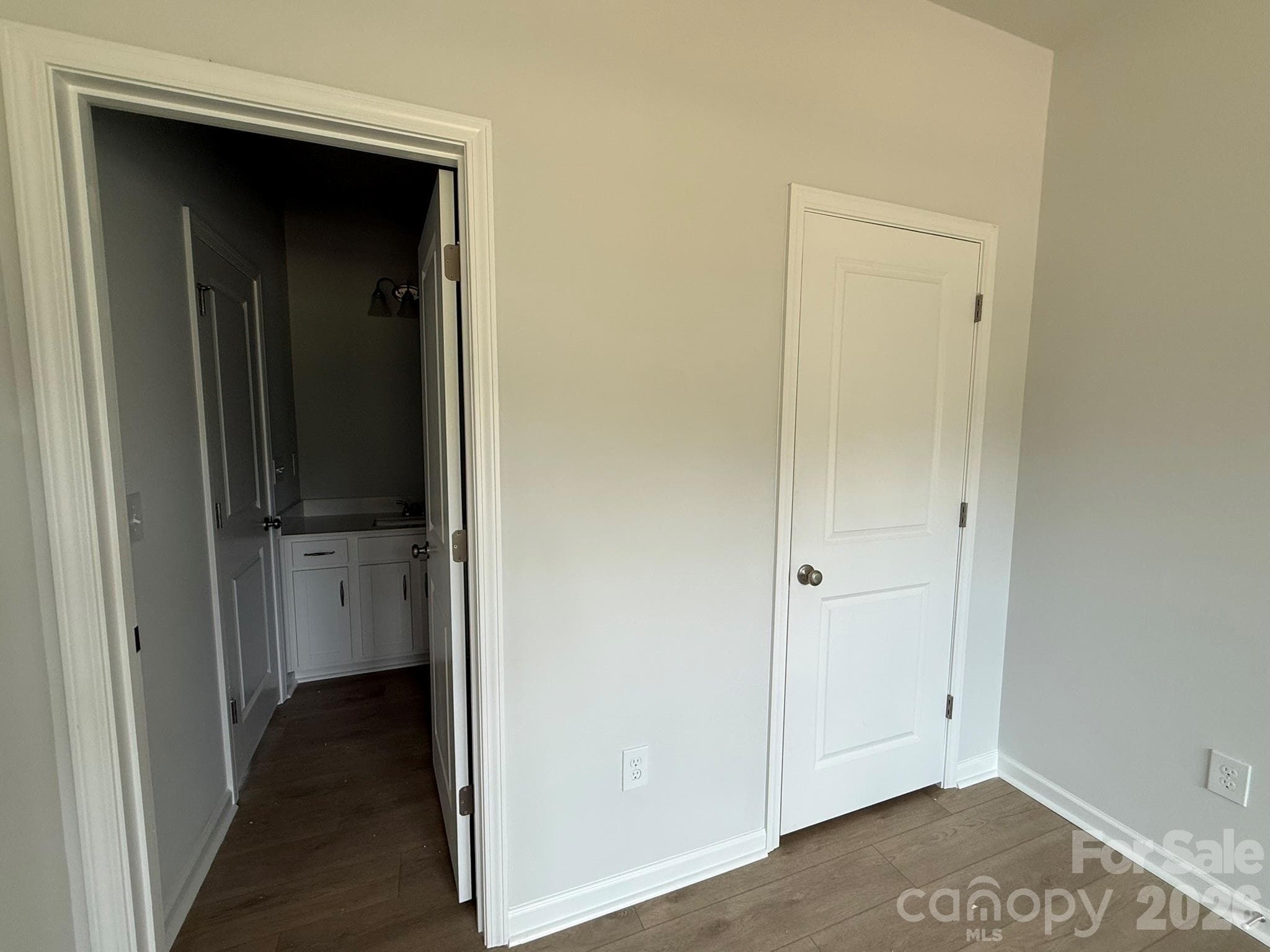 Guest Suite with access to full bathroom - Charlotte