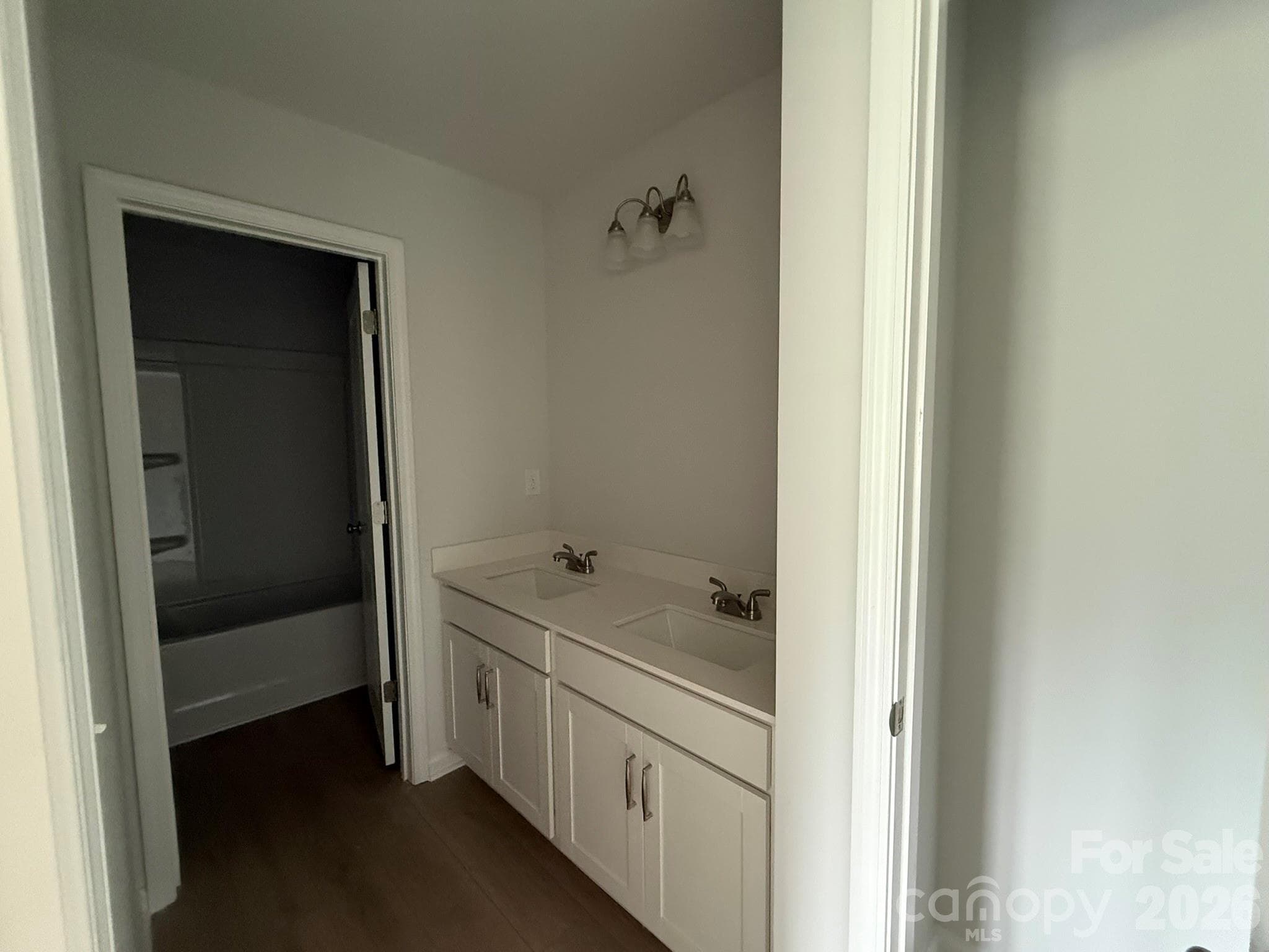 Hall bath - 1305 Bansal Drive, Charlotte