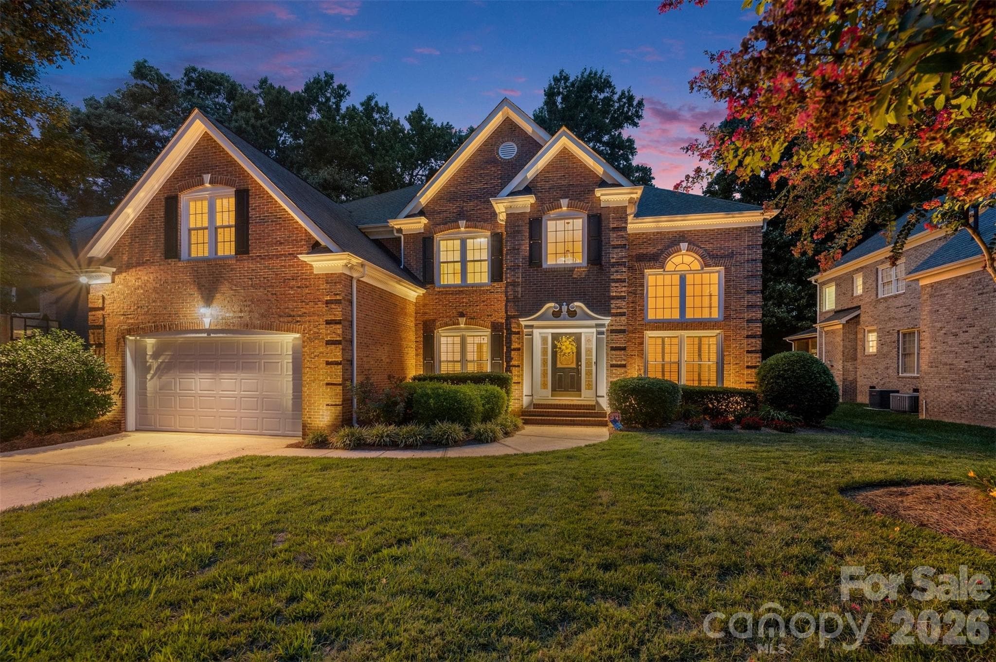 Single Family Residence at 10110 Paradise Ridge Road, Charlotte, photo 2 of 40