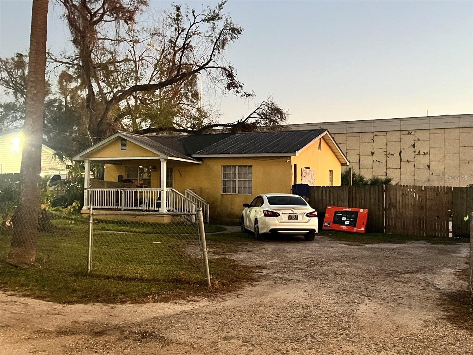 Triplex at 3911 E 15TH AVE, TAMPA, photo 2 of 5