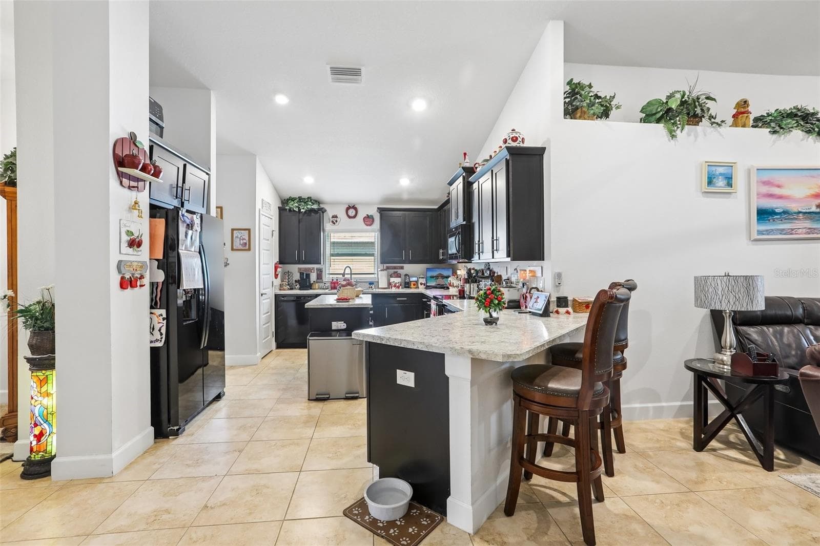 View into the kitchen area - 16214 VINE CLIFF AVE, HUDSON