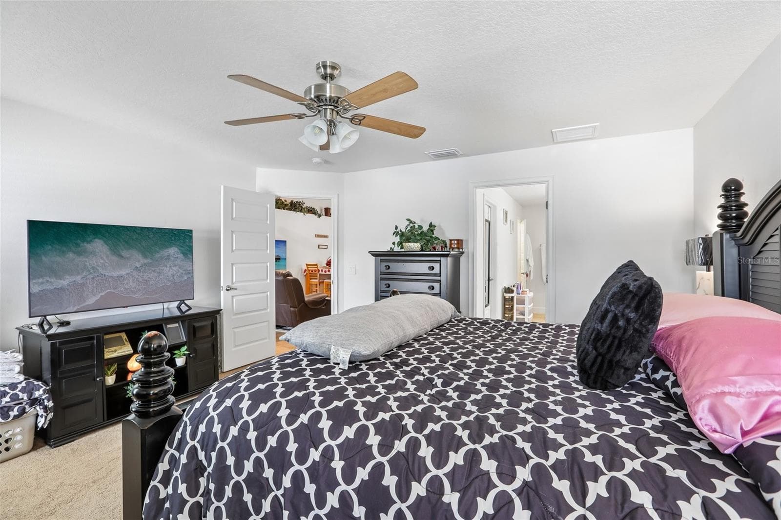 Master bedroom - 16214 VINE CLIFF AVE, HUDSON