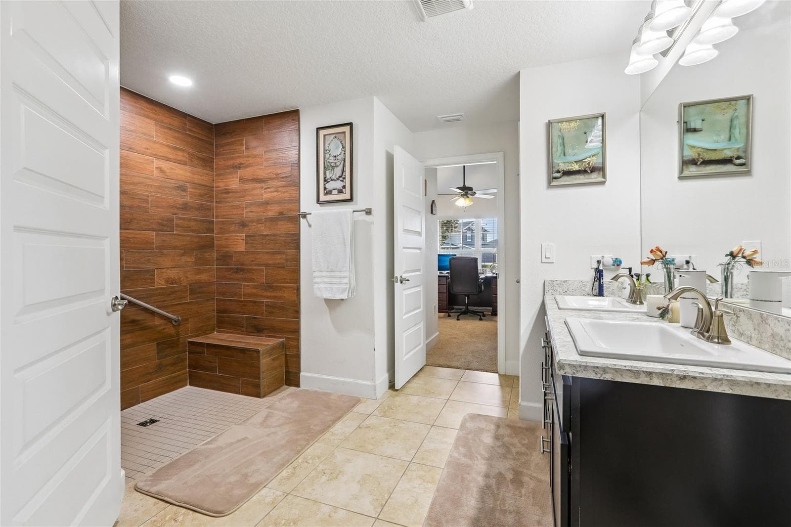 Jack and Jill bathroom with custom walk-in shower - 16214 VINE CLIFF AVE, HUDSON