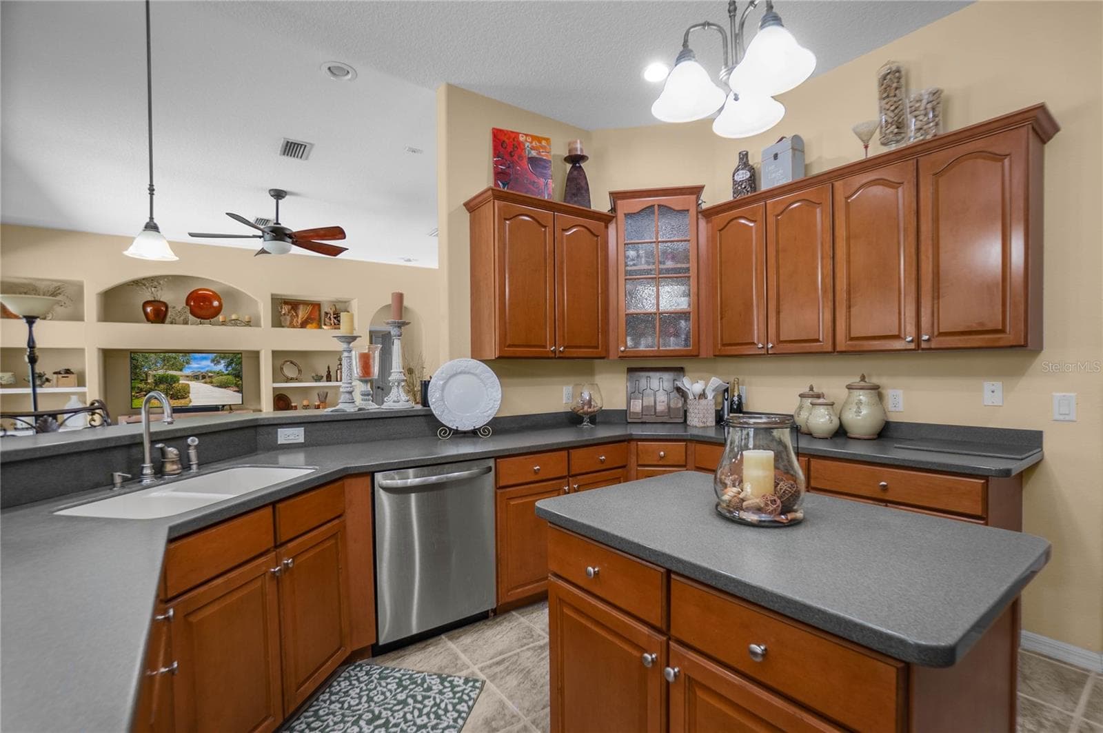 Kitchen - 9807 E LAKE TAHOE DR, INVERNESS