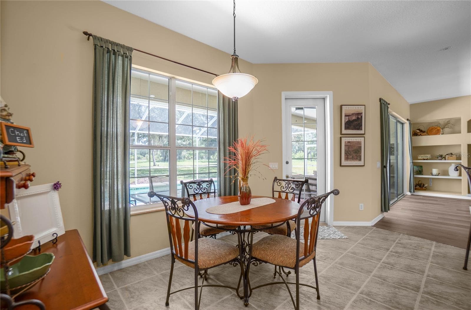 Eat-In Breakfast Nook - 9807 E LAKE TAHOE DR, INVERNESS