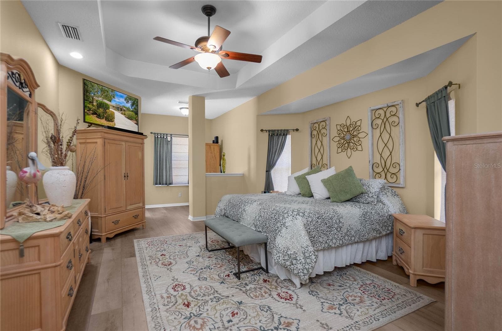 Primary Bedroom - 9807 E LAKE TAHOE DR, INVERNESS