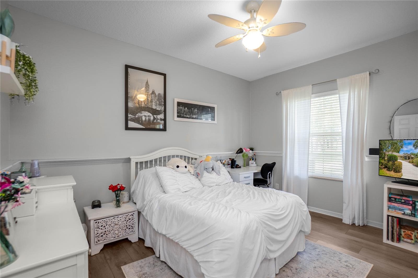 Guest Room + Ensuite - 1 - 9807 E LAKE TAHOE DR, INVERNESS