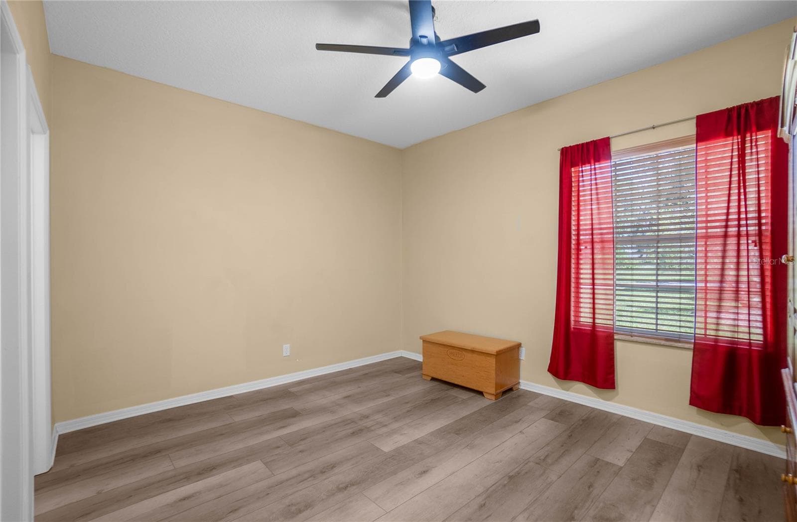 Guest Room + Ensuite - 2 - 9807 E LAKE TAHOE DR, INVERNESS
