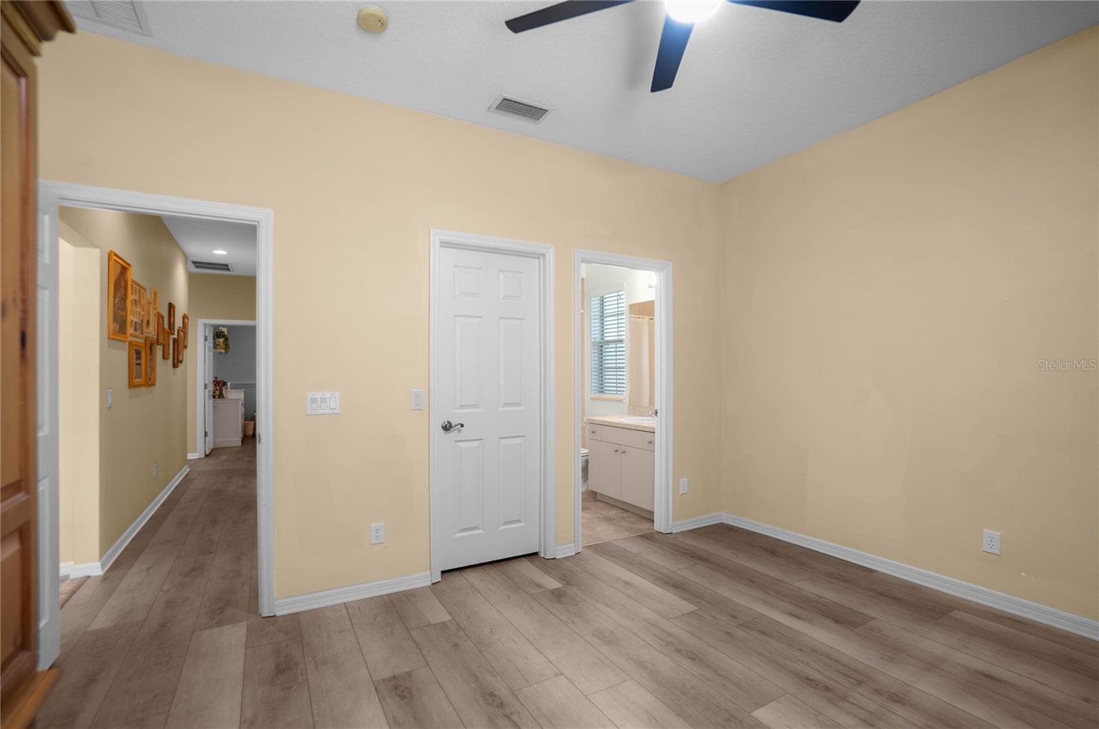 Guest Room + Ensuite - 2 - 9807 E LAKE TAHOE DR, INVERNESS