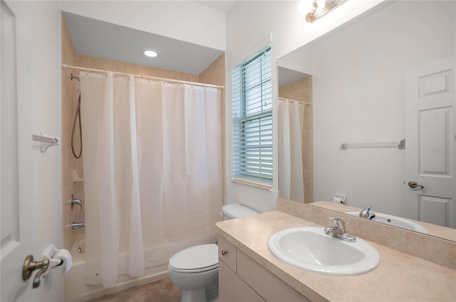 Guest Room + Ensuite - 2 - 9807 E LAKE TAHOE DR, INVERNESS