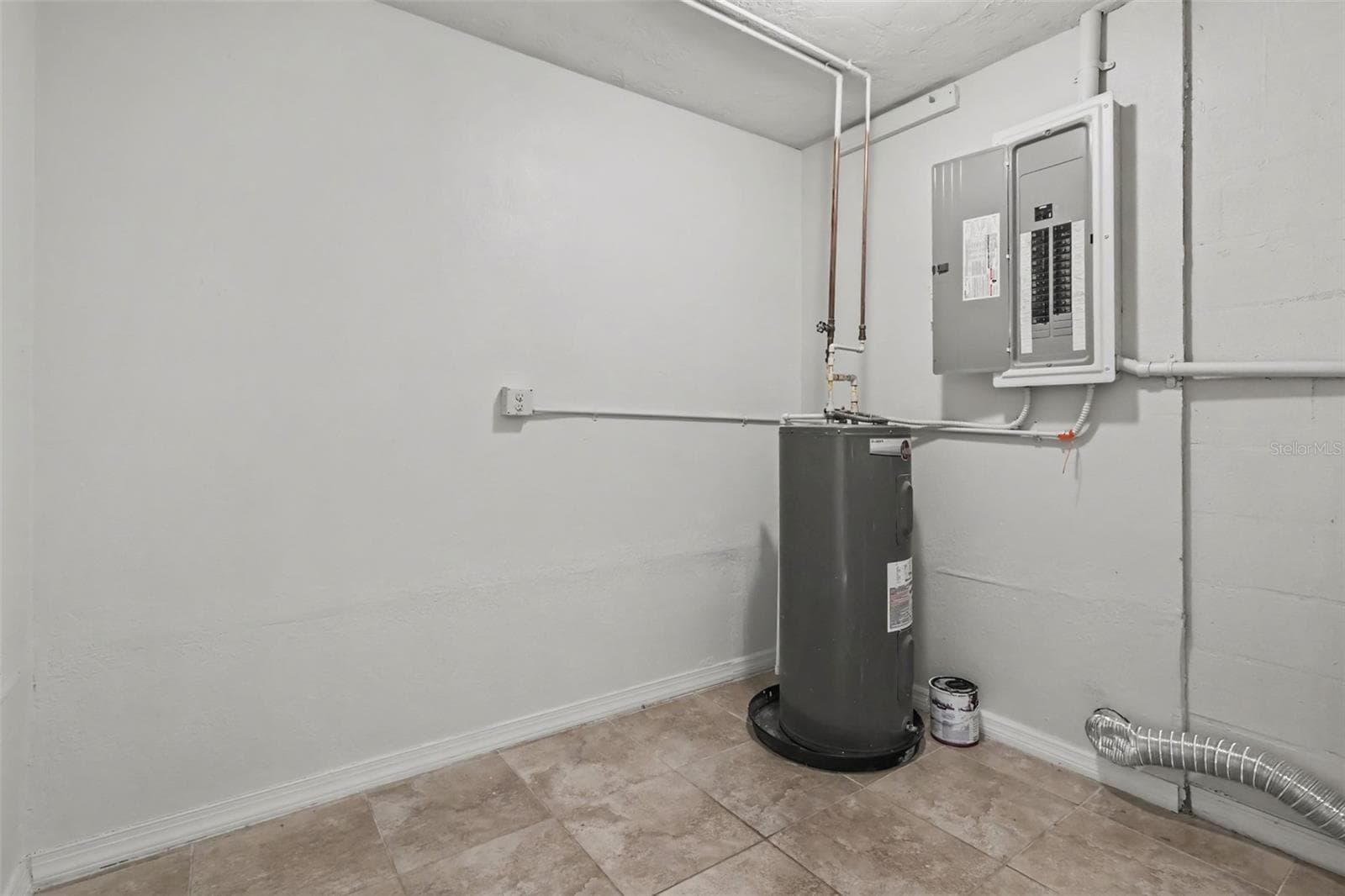 Single Family Residence at 5585 ATLANTIC AVE N, ST PETERSBURG, photo 19 of 22