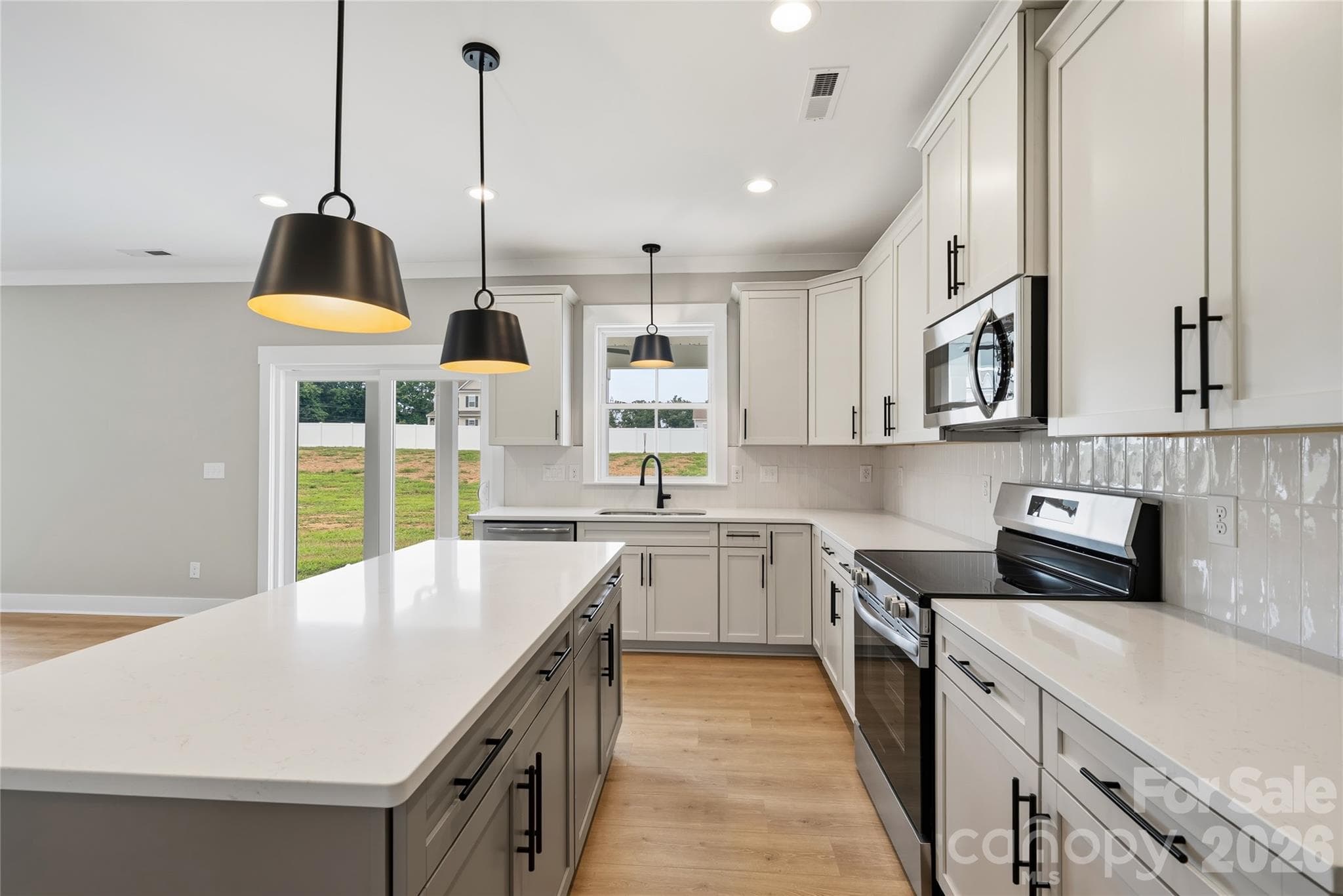 Single Family Residence at 11591 Valley Oaks Lane, Stanfield, photo 15 of 44