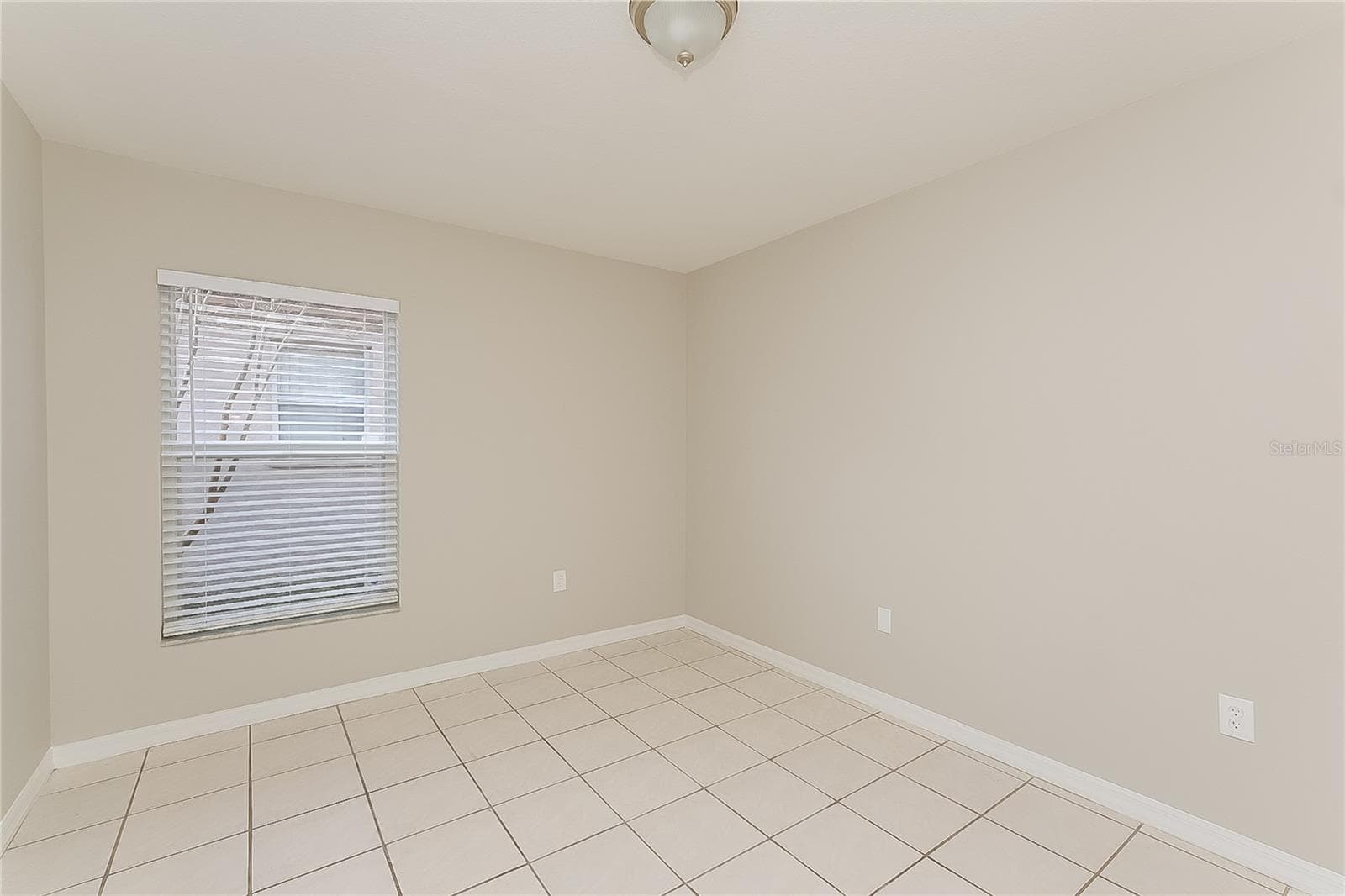 Single Family Residence at 1723 WESTERLY DR, BRANDON, photo 11 of 15