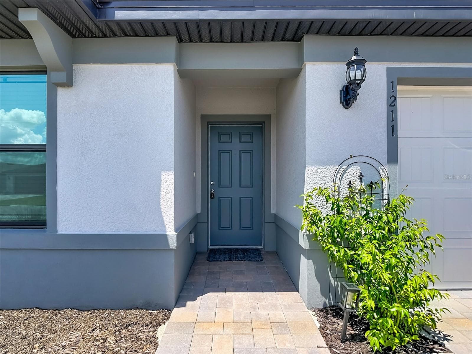 Single Family Residence at 1211 CALOOSA COVE DR, LABELLE, photo 2 of 72