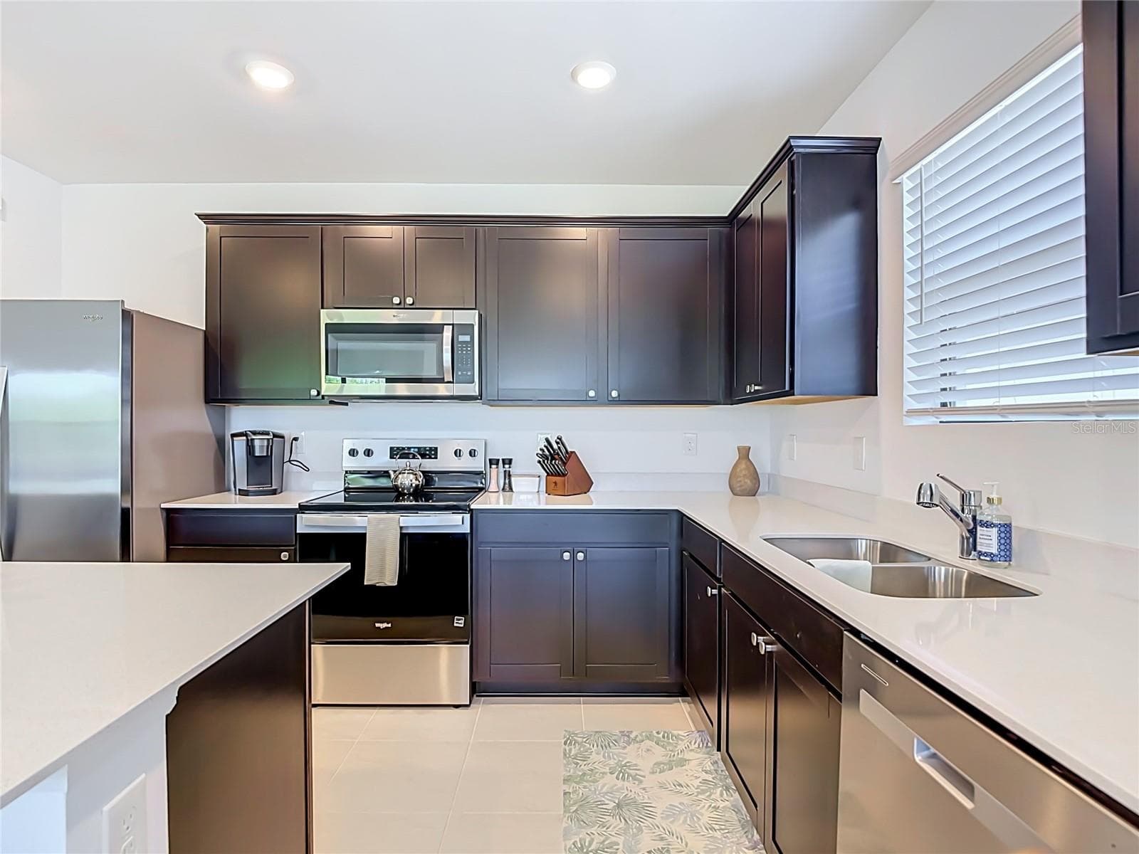 Single Family Residence at 1211 CALOOSA COVE DR, LABELLE, photo 10 of 72