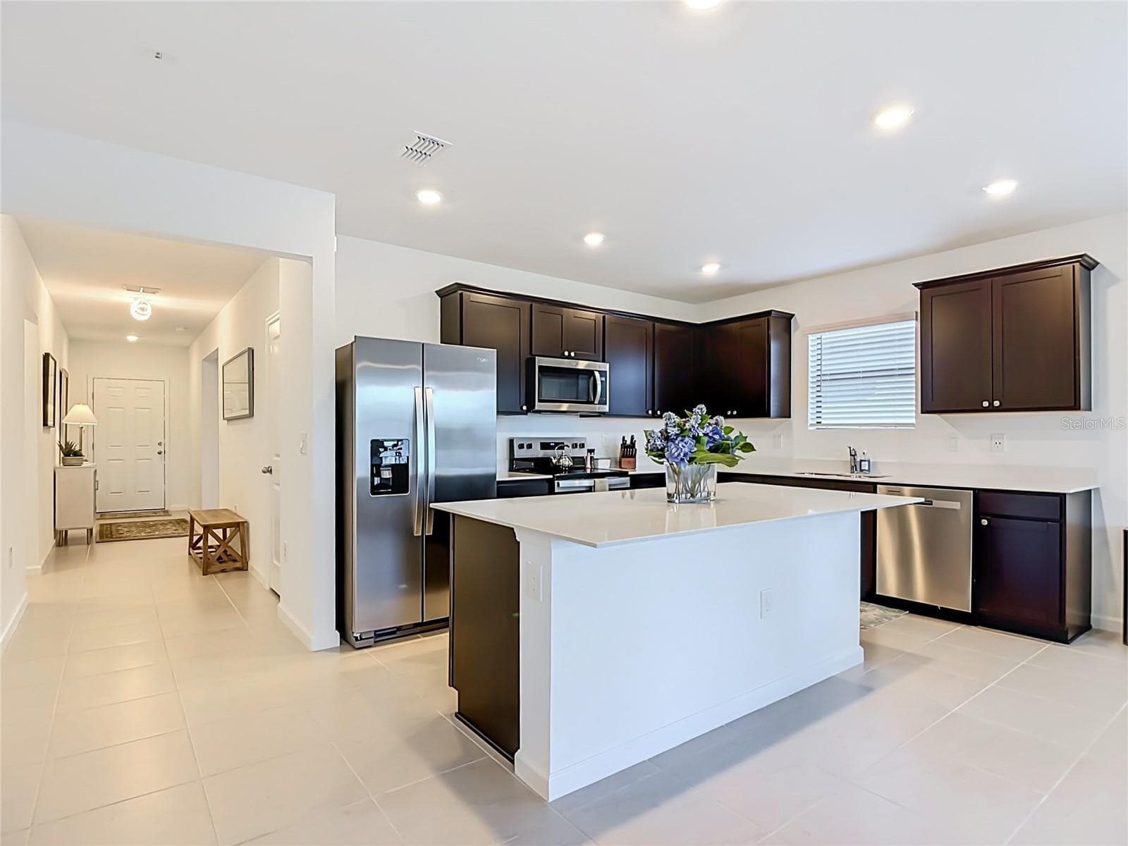 Single Family Residence at 1211 CALOOSA COVE DR, LABELLE, photo 11 of 72