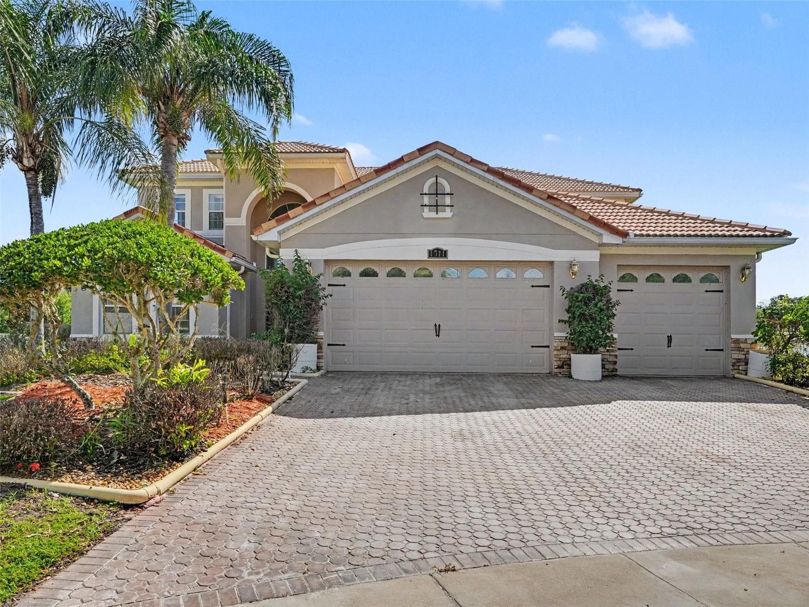 1711 WINDWARD OAKS CT
