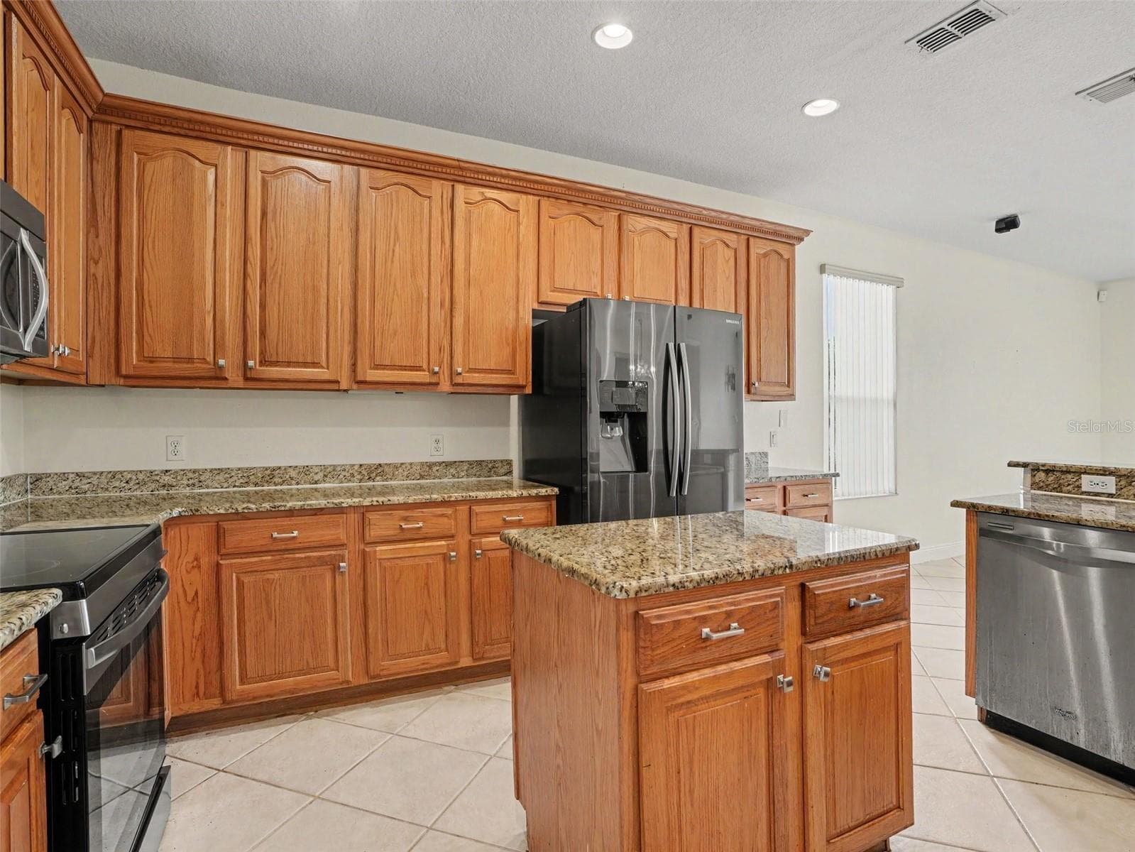 Single Family Residence at 1711 WINDWARD OAKS CT, KISSIMMEE, photo 10 of 33