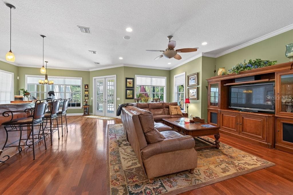 Single Family Residence at 5916 S 6TH ST, TAMPA, photo 13 of 79