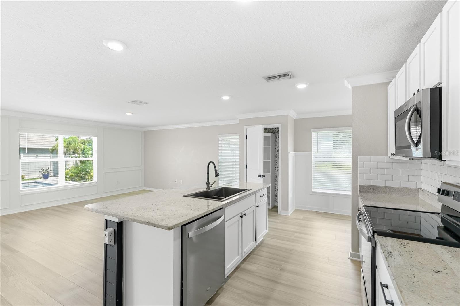 Single Family Residence at 12272 HIGH ROCK WAY, PARRISH, photo 12 of 64