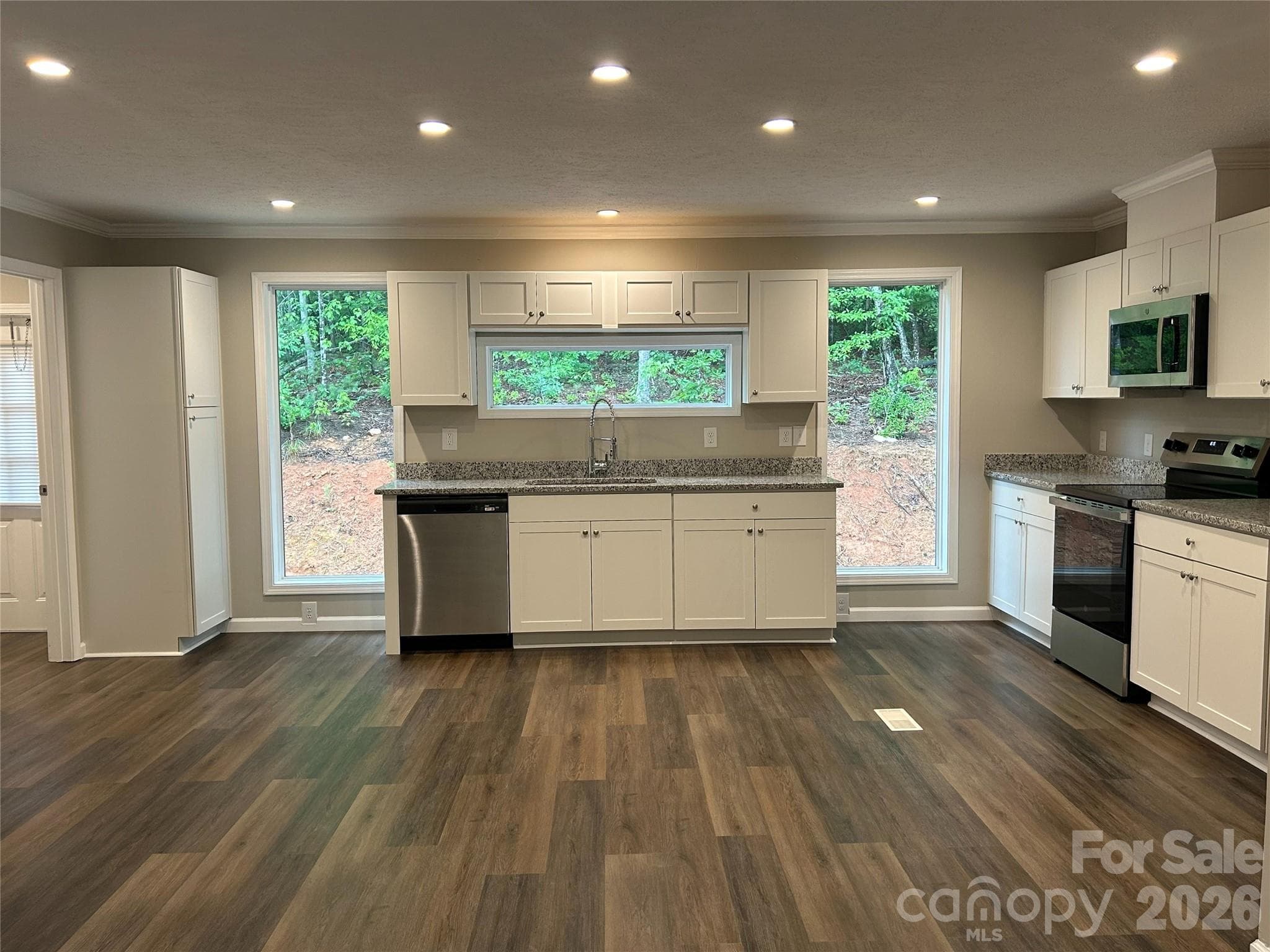 Single Family Residence at 3153 Bear Trail Drive, Lenoir, photo 4 of 18