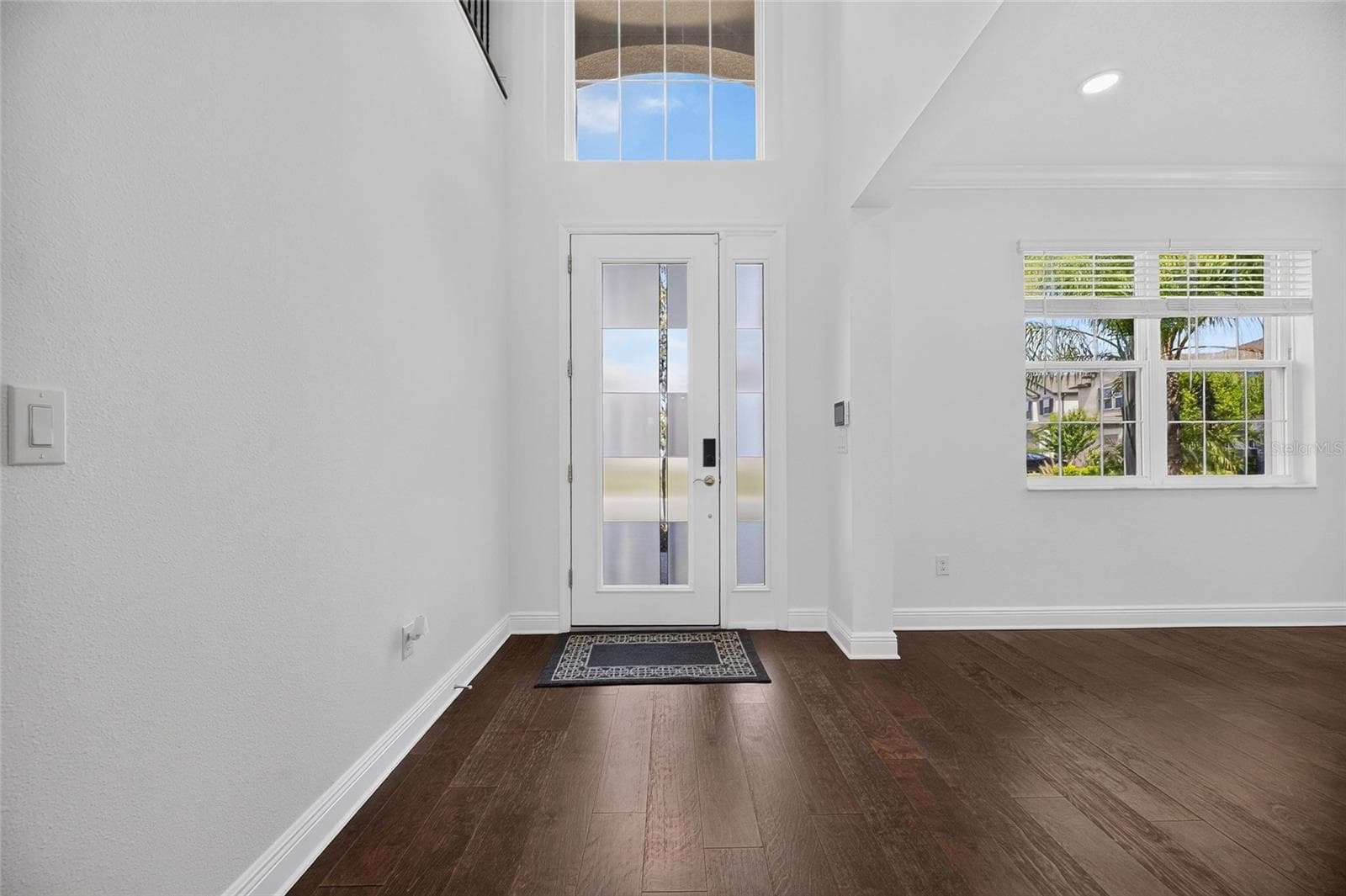 Single Family Residence at 10845 SUNDRIFT DR, TAMPA, photo 3 of 89