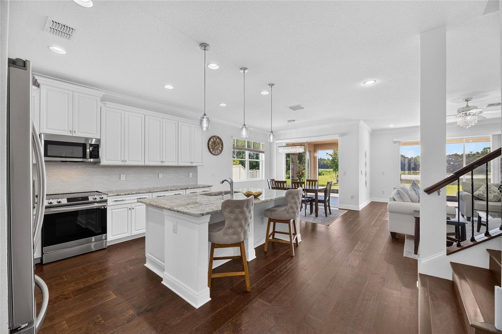 Single Family Residence at 10845 SUNDRIFT DR, TAMPA, photo 6 of 89