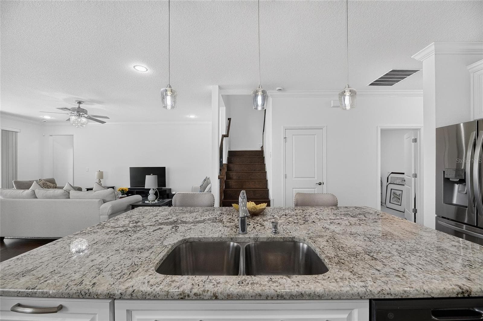 Single Family Residence at 10845 SUNDRIFT DR, TAMPA, photo 12 of 89