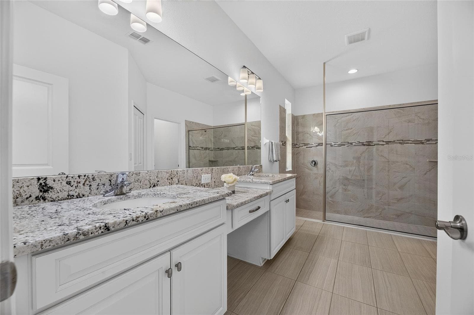 Single Family Residence at 10845 SUNDRIFT DR, TAMPA, photo 28 of 89