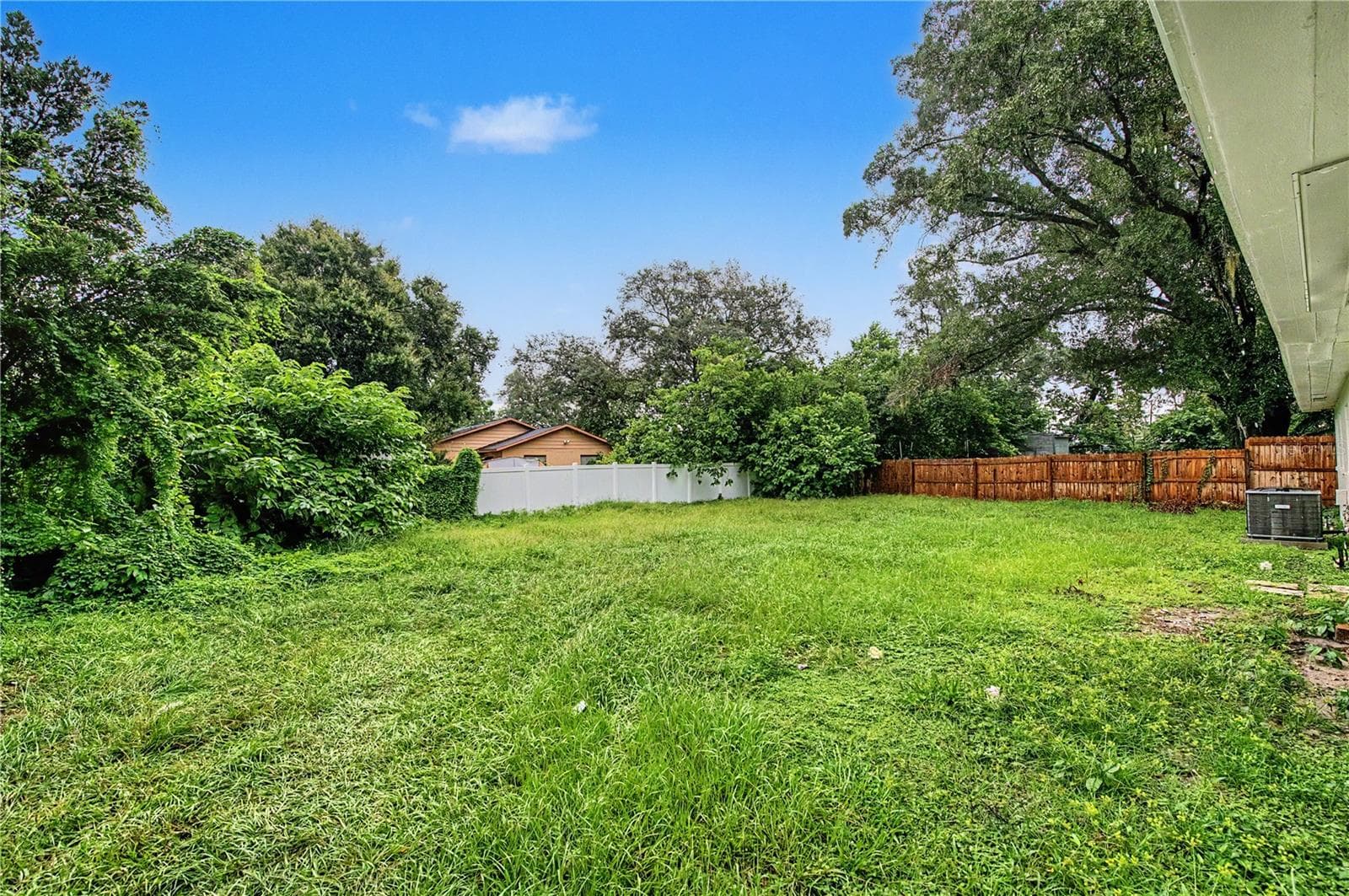 Single Family Residence at 810 E 120TH AVE, TAMPA, photo 37 of 49