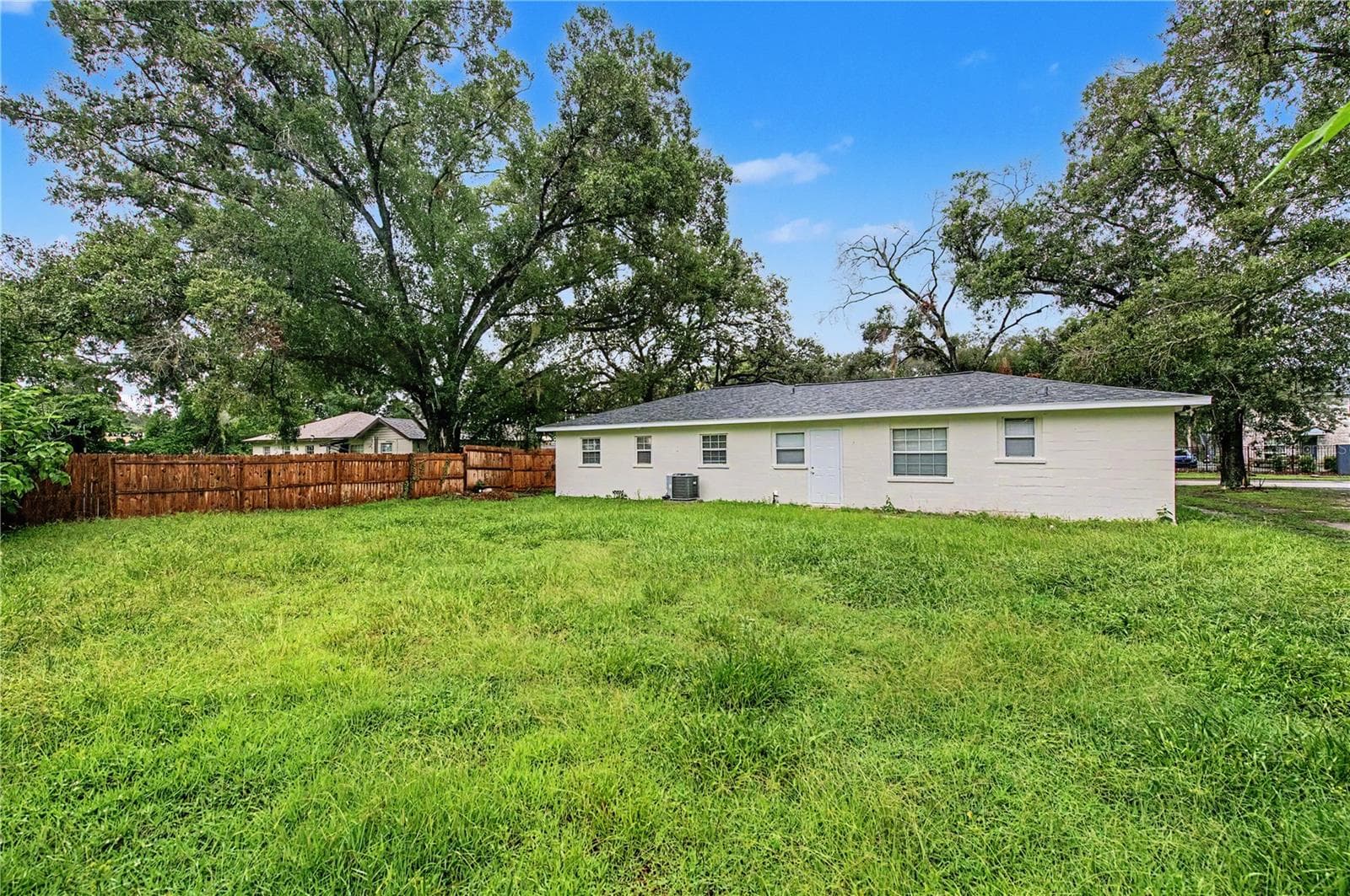 Single Family Residence at 810 E 120TH AVE, TAMPA, photo 38 of 49