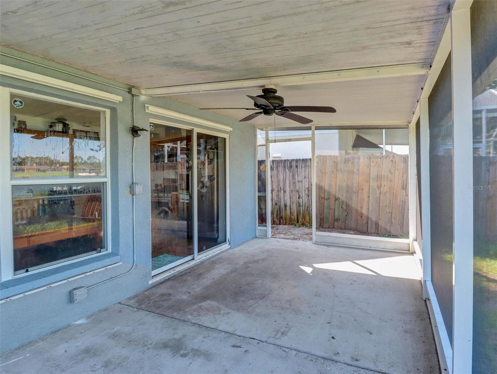 Single Family Residence at 22817 SAINT THOMAS CIR, LUTZ, photo 12 of 27