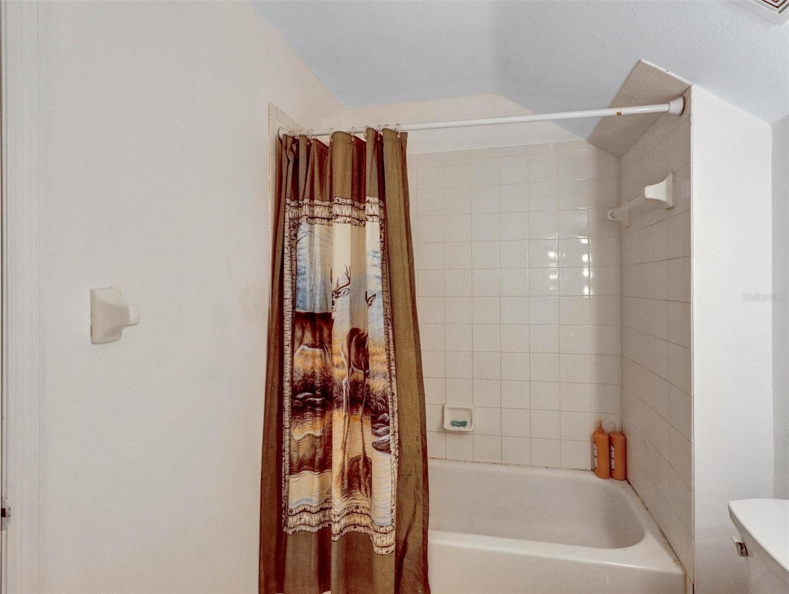Single Family Residence at 22817 SAINT THOMAS CIR, LUTZ, photo 22 of 27