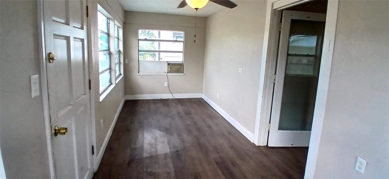 Front Room - 2055 28TH AVE N, ST PETERSBURG