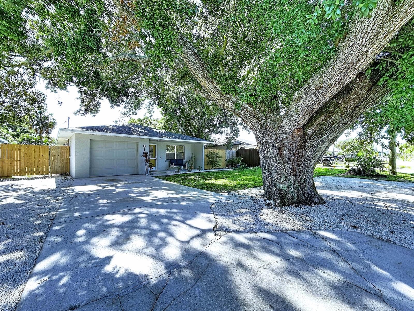 Single Family Residence at 815 35TH ST W, BRADENTON, photo 2 of 51