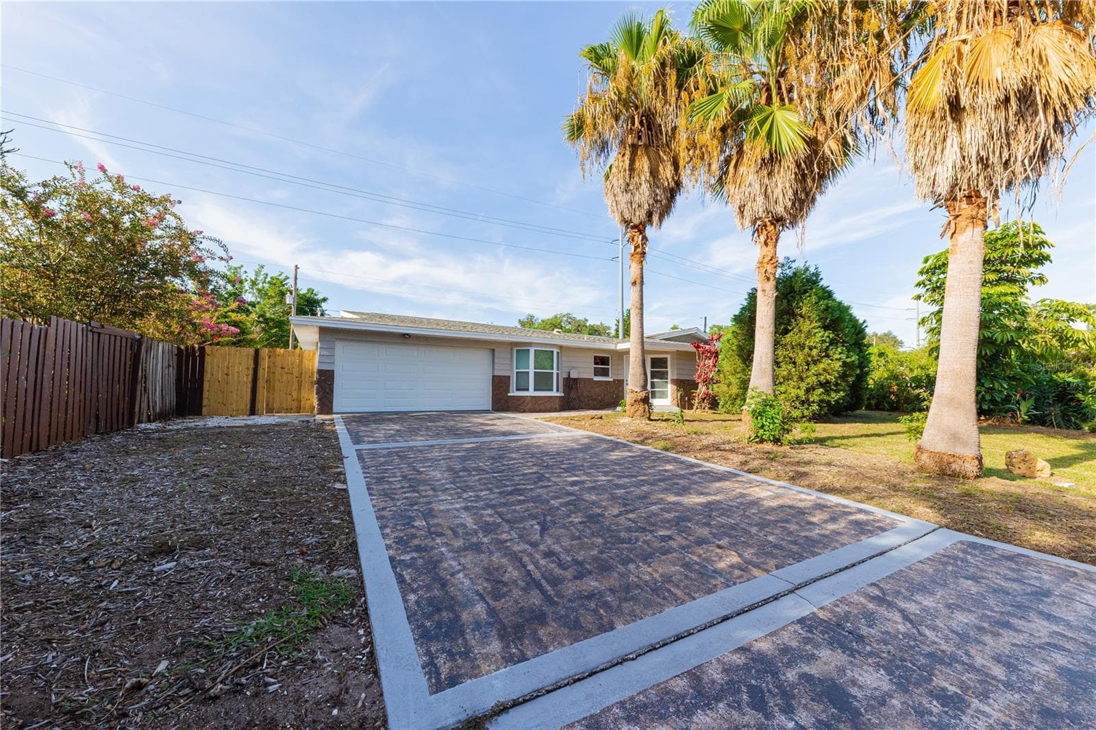 Single Family Residence at 1574 SOUVENIR DR, CLEARWATER, photo 2 of 99