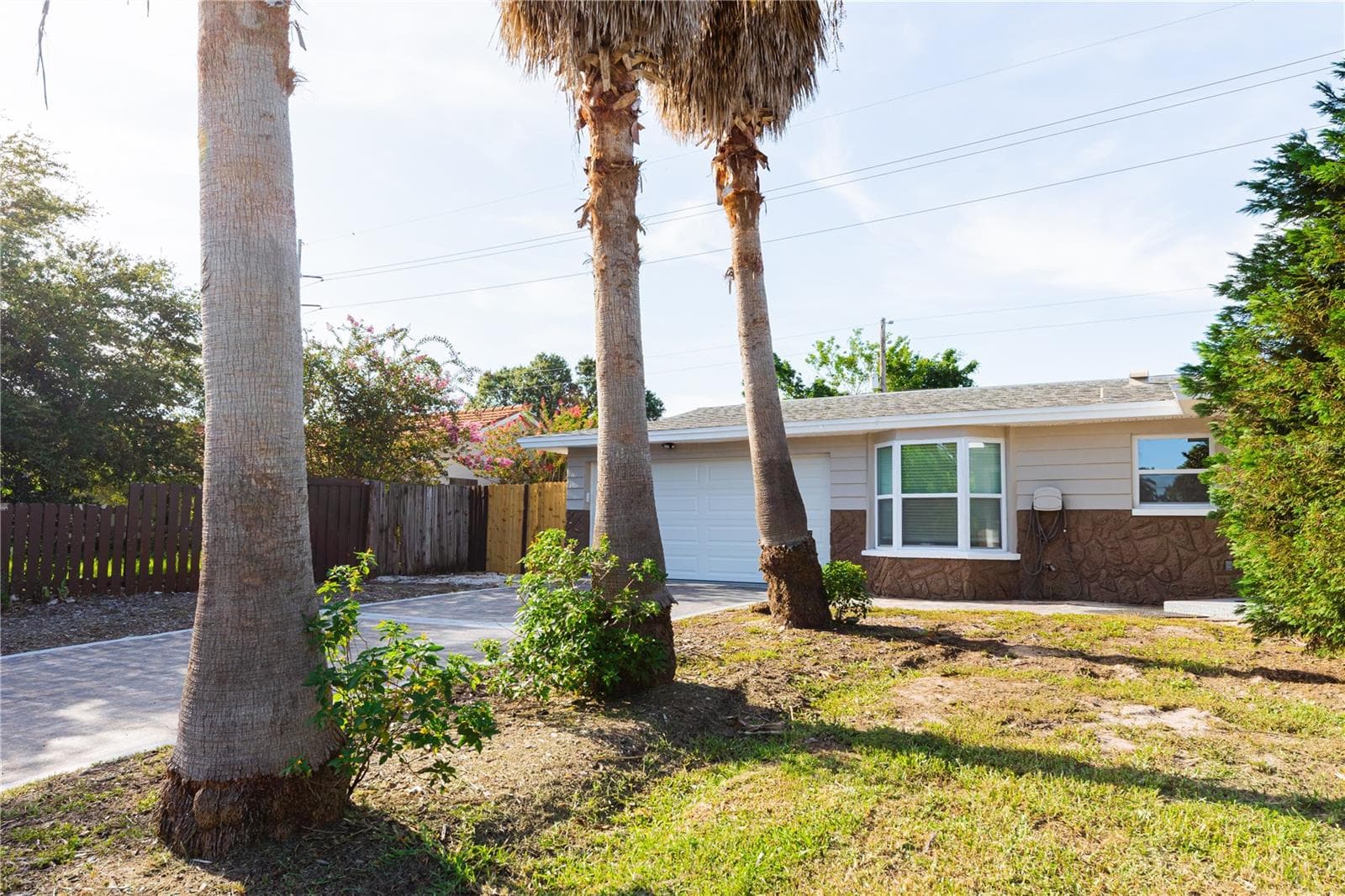 Single Family Residence at 1574 SOUVENIR DR, CLEARWATER, photo 3 of 99