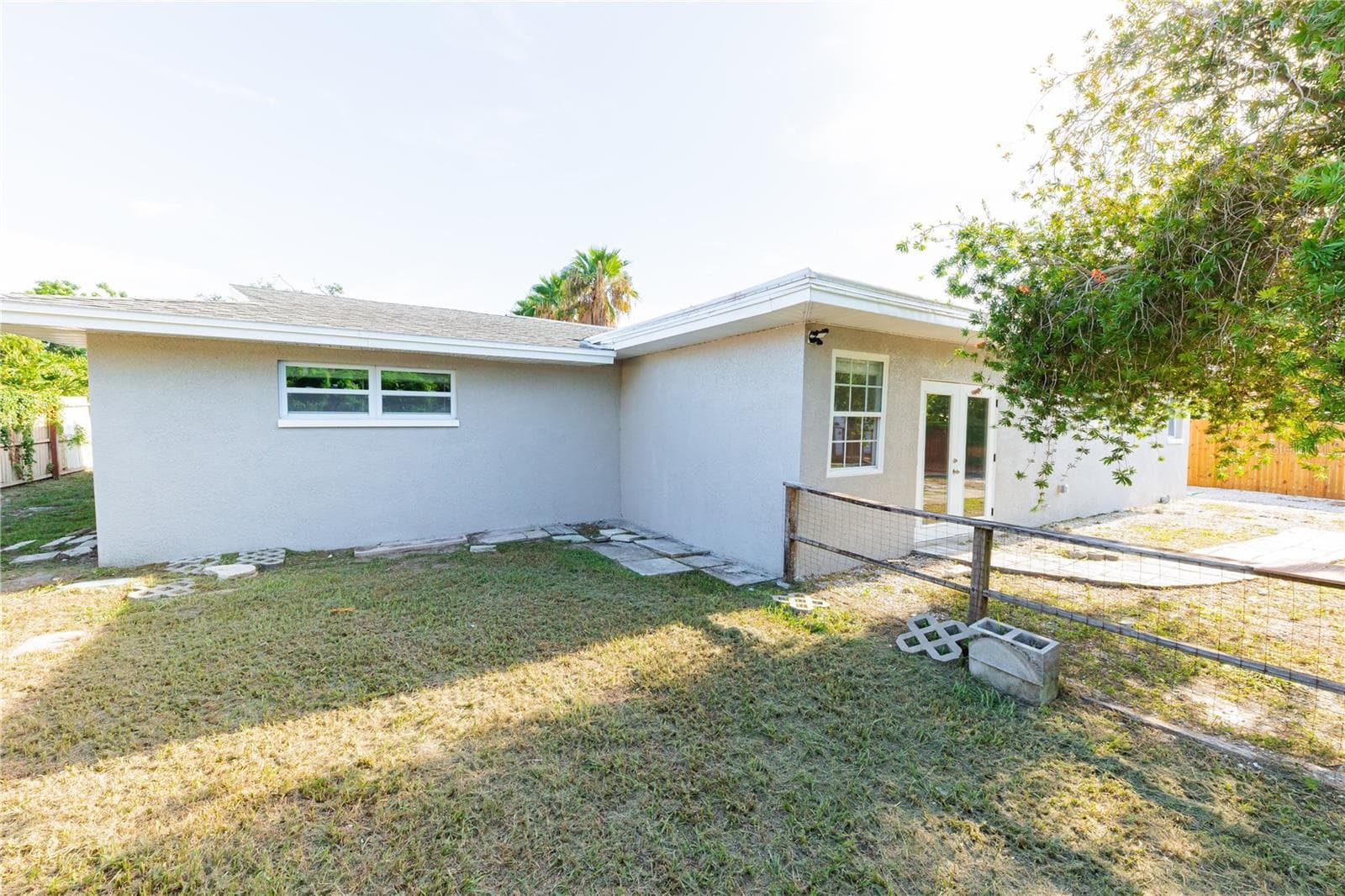 Single Family Residence at 1574 SOUVENIR DR, CLEARWATER, photo 11 of 99