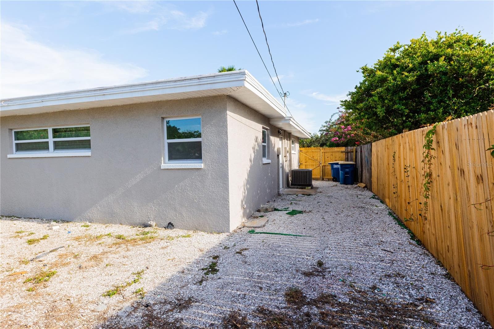 Single Family Residence at 1574 SOUVENIR DR, CLEARWATER, photo 14 of 99