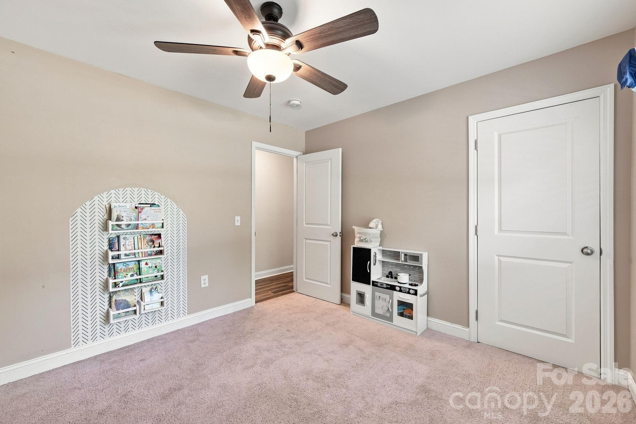 Single Family Residence at 1364 Stroupe Road, Lancaster, photo 14 of 30